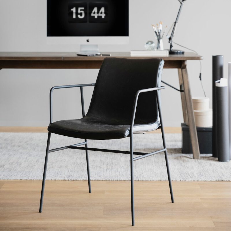 Rowico Home Huntingbay käsinojallinen tuoli musta PU/musta frame