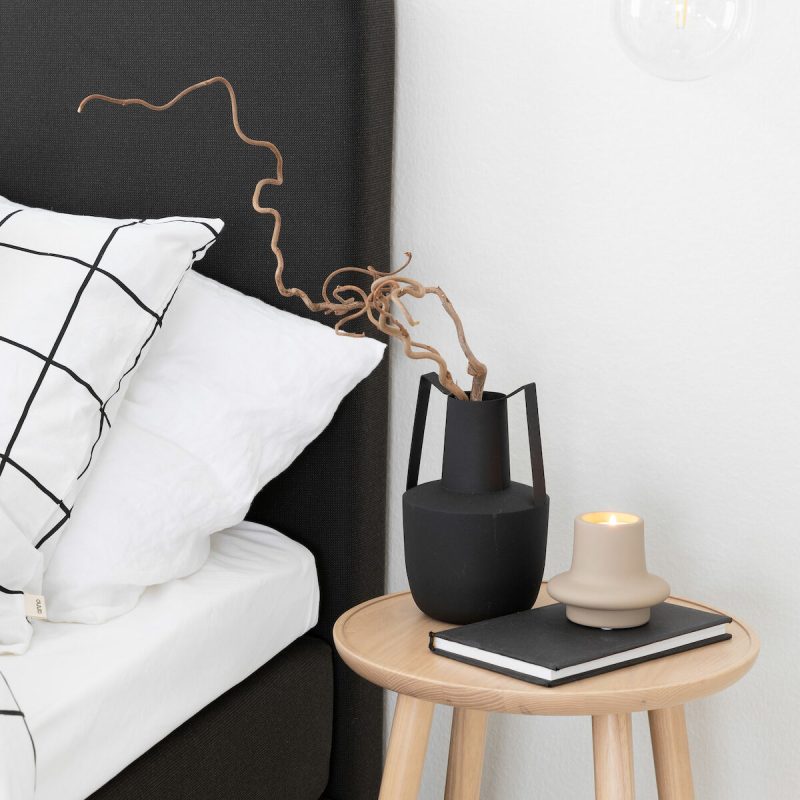 Bloomingville maljakko musta